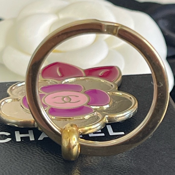 CHANEL CC Logo Camellia Gold Tone Key Ring - Picture 5 of 7